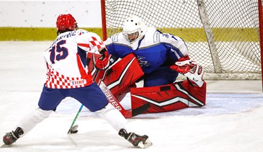 Hrvatski hokejaši vrlo blizu plasmanu u diviziju IB, odlučuje susret sa Srbijom