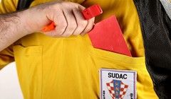 [VIDEO] Marko Vukčević u pet minuta zaradio dva žuta kartona