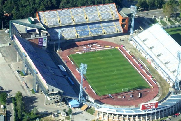 Njih 15, stadiona sedam