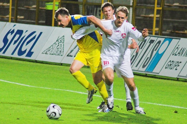 Pjesnici s(p)retniji