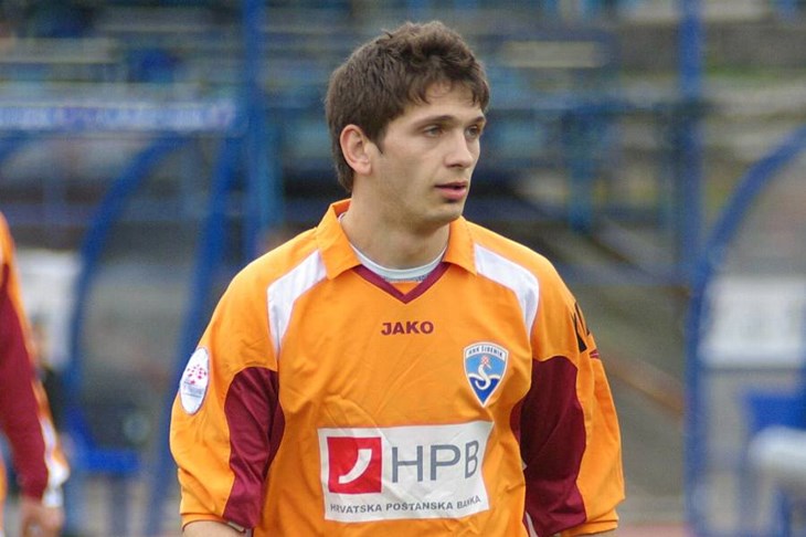 Zec se kuha ispod stola?