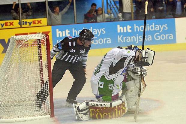 Olimpija pala, Jesenice proigrale