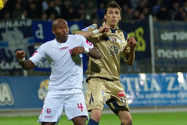 Zagrebaši skinuli prvaka!