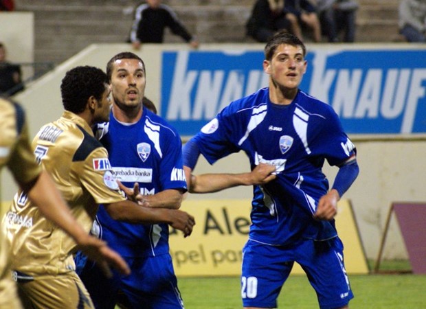 Prvak pao u tri minute