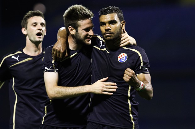 Video: Još jedna "žrtva" pala na Maksimiru, petarda Modrih protiv Zadra