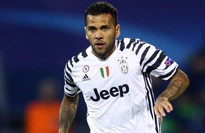 Dani Alves kupuje portugalskog trećeligaša i vraća se na travnjake