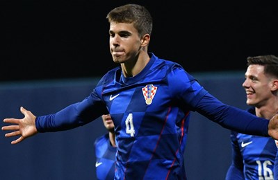 'Škorpion-gol' Vuškovića, pet pogodaka na utakmici i pobjeda HSV-a protiv Werdera