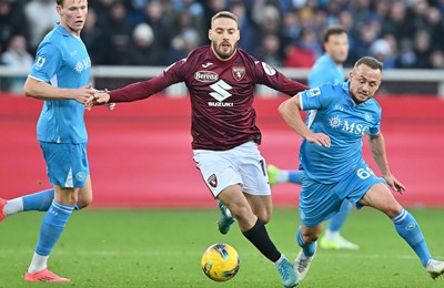 Veznjak Napolija se ozlijedio na zagrijavanju uoči utakmice, propustit će nedjeljni derbi