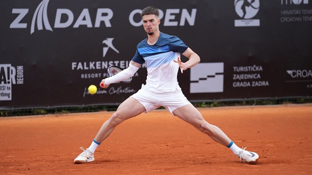 Dino Prižmić bez izgubljenog seta osvojio Challenger u Bratislavi