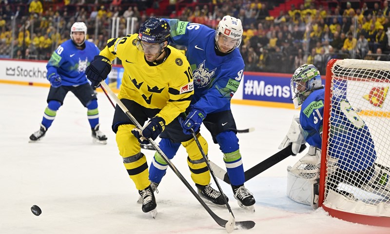 Slovenci izdržali pola utakmice protiv Švedske, a onda je proradio Elias Lindholm