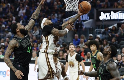 Double-double Zupca u novom porazu Clippersa, oslabljeni Warriorsi iznenadili u Clevelandu