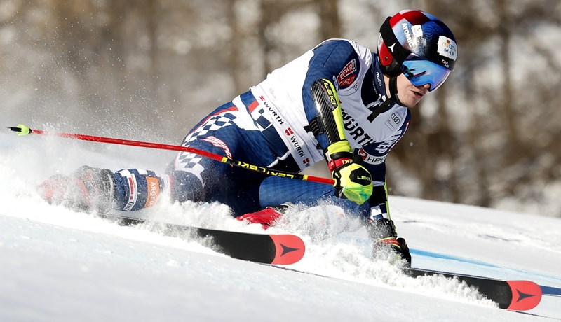 Brennsteiner nadmašio Norvežane i Odermatta, Zubčić 19. nakon prve vožnje