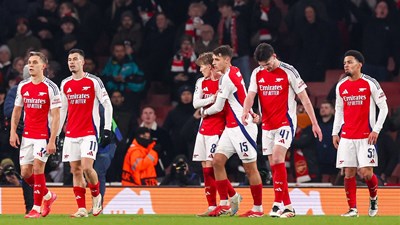 Tučnjave na terenu, brutalni prekršaji i verbalni ratovi: desetljeća netrpeljivosti od Highburya do Old Trafforda