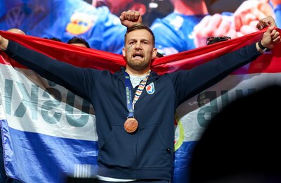 Deseci tisuća navijača na Trgu bana Jelačića pozdravilo brončane hrvatske rukometaše