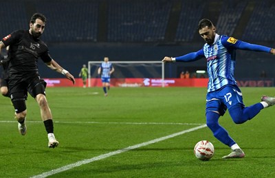 Kavelj igrao rukom u živom zidu, Lokosi poveli iz kaznenog udarca