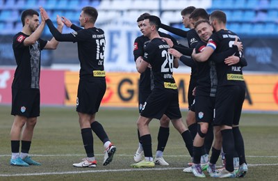 Puljić nije realizirao kazneni udarac, ali je bio precizan iz odbijanca