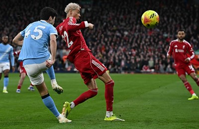 Ludnica na Anfieldu, Liverpool poveo 'bombom' Szoboszlaija, City preokrenuo u završnici