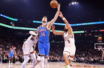 Sjajna večer Thundera u Phoenixu, Knicksi ponizili Sixerse, Matkoviću skroman učinak u novom porazu