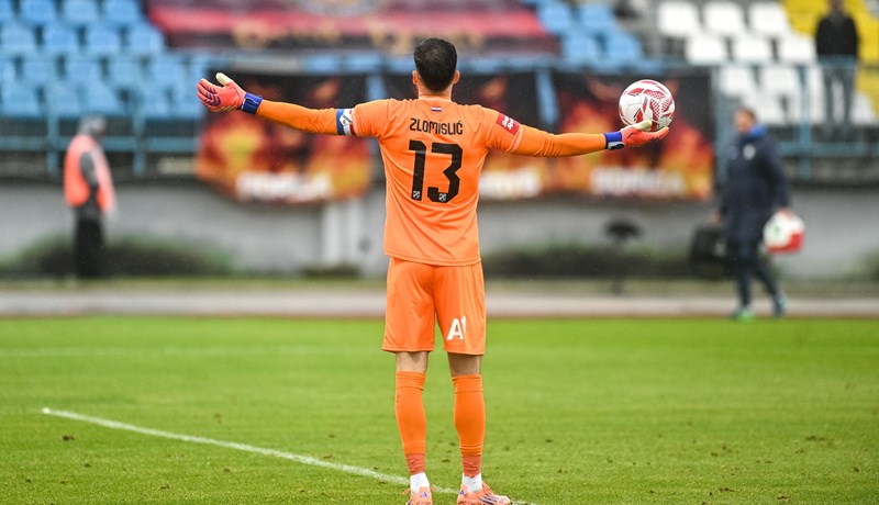 Martin Zlomislić pročitao pokušaj Jurice Pršira i obranio penal!