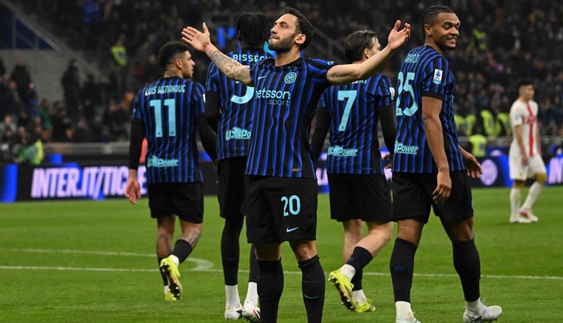 Turci ne odustaju od Calhanoglua: Novi šef Fenerbahčea krenuo u akciju, ali Inter podignao neprobojan zid