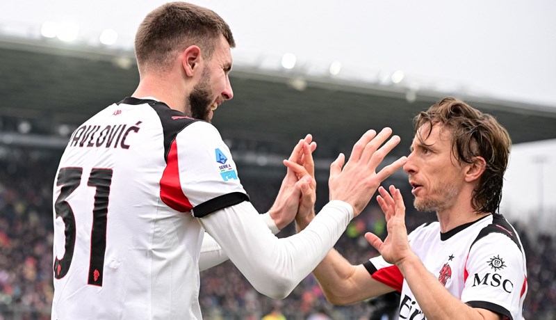 Milan pobjedom u gradskom derbiju zadržao priključak za prvim mjestom