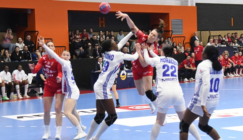 Hrvatska ženska reprezentacija teško poražena u Bjelovaru protiv Francuske