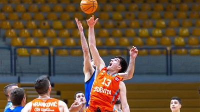 Igrajte košarku, ali nemojte - zakucavati