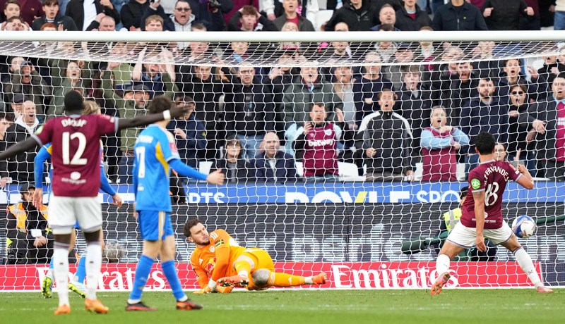 Leeds United izborio polufinale FA kupa svladavši West Ham nakon penala