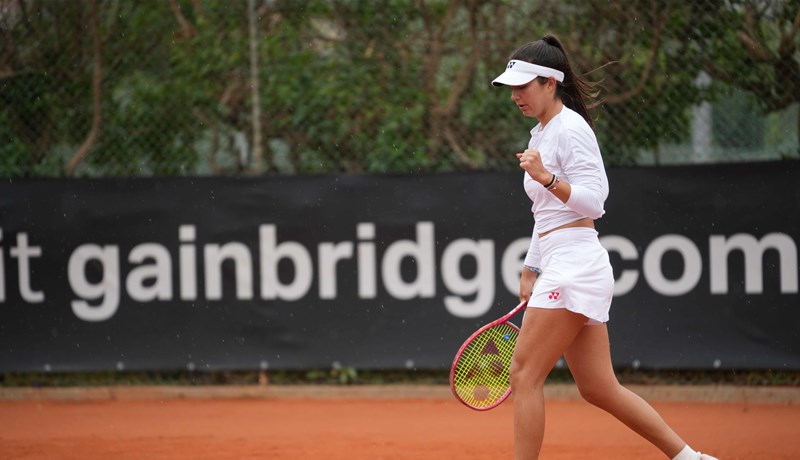 Petra Marčinko pobjedom u tri seta do polufinala u Oeirasu