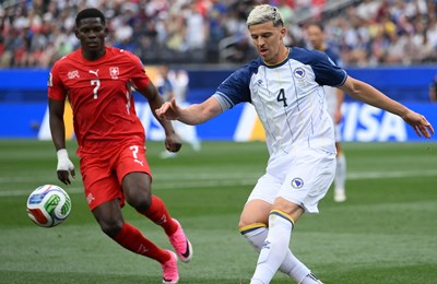 Švicarska - BiH 4:1: Aduti s klupe donijeli pobjedu Švicarskoj, BiH utakmicu završila s desetoricom