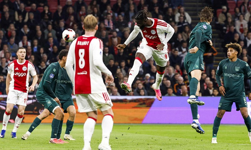 Burno u Ajaxu pred Hajduk: Sánchez se zakačio s igračem nakon remija protiv NEC-a