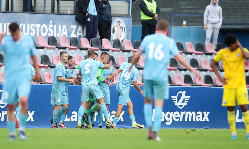 Kustošija bogatija za mladog reprezentativca Urugvaja i veznjaka Schalkea