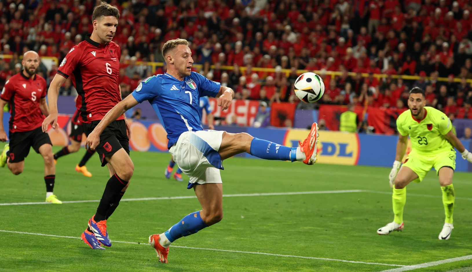 Menadžer Interovog veznjaka već se sastao s predstavnicima Juventusa oko transfera