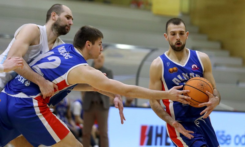 Alkar nakon produženja ugovora doveo prvo strano pojačanje, stiže Terrell Burden
