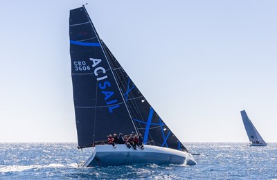 Tonči Stipanović s Nikšom Dobudom i Paolom Obradovićem slavio na Elafiti Slalom regati