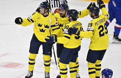 Svjetsko prvenstvo u hokeju na ledu otvoreno visokim pobjedama SAD-a i Švedske