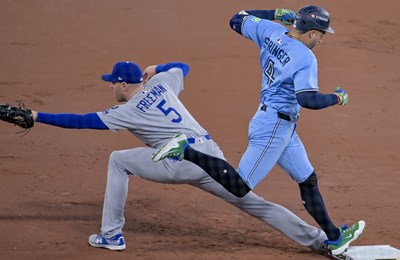 Blue Jaysi nisu iskoristili meč loptu, odluka pada u sedmoj utakmici