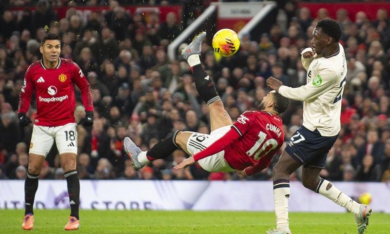 Manchester United ponovno kiksao, West Ham u završnici do boda