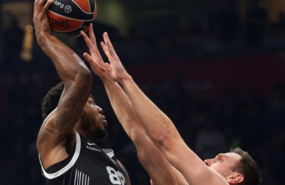 Hezonja predvodio Real do pobjede u Istanbulu, dvoboj u Pireju odgođen