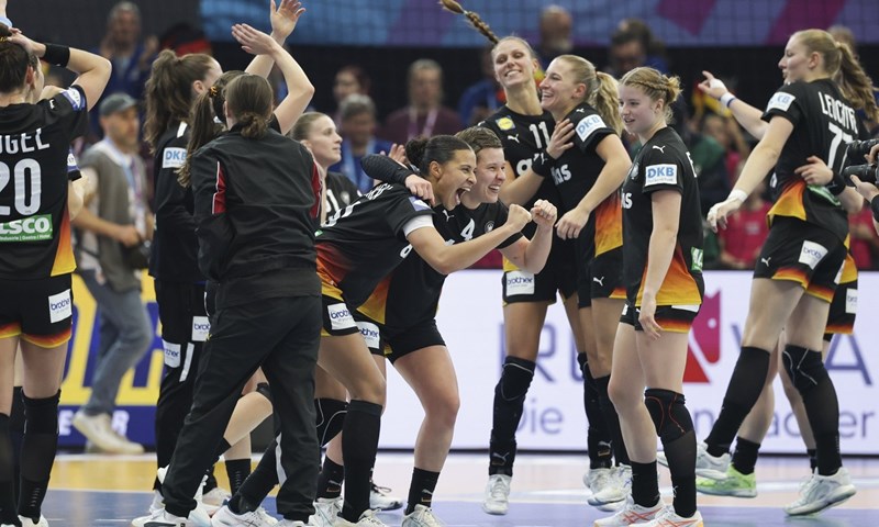 Njemice prve do polufinala Svjetskog prvenstva, Brazilke gubile od prve minute