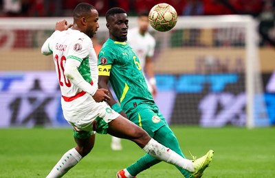 Senegalu trofej pobjednika Afričkog kupa nacija nakon što je napustio teren pa se vratio i slavio!