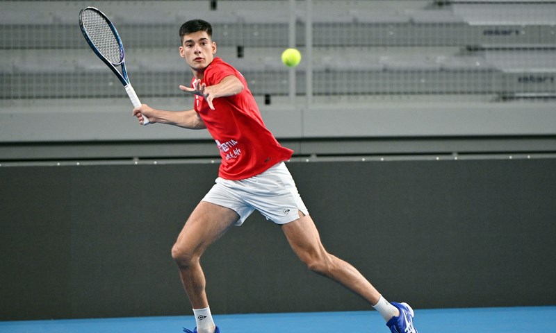 Polovičan učinak hrvatskih tenisača na Tenerifima, Mikrut slavio u tri seta, uvjerljiv poraz Dodiga