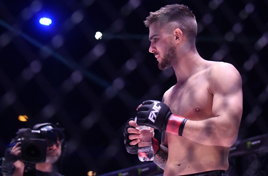 Održano vaganje uoči FNC-a 28 u Slavonskom Brodu, Bojković došao posebno 'nabrijan'