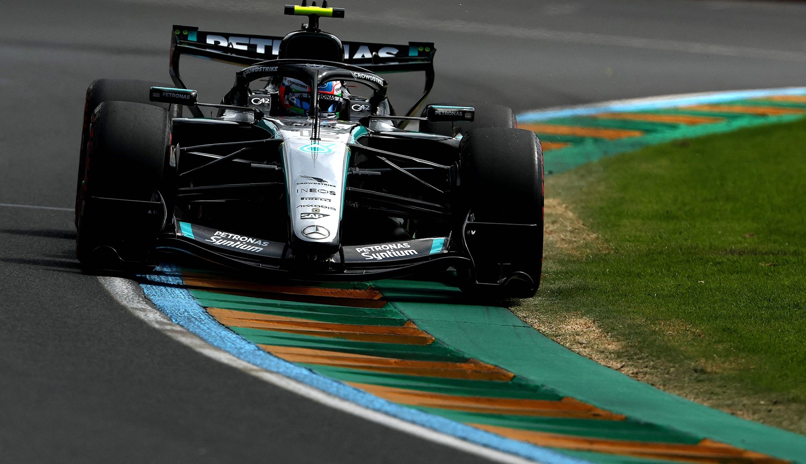 Russell do pole positiona na Velikoj nagradi Australije, Verstappen kreće s 20. mjesta