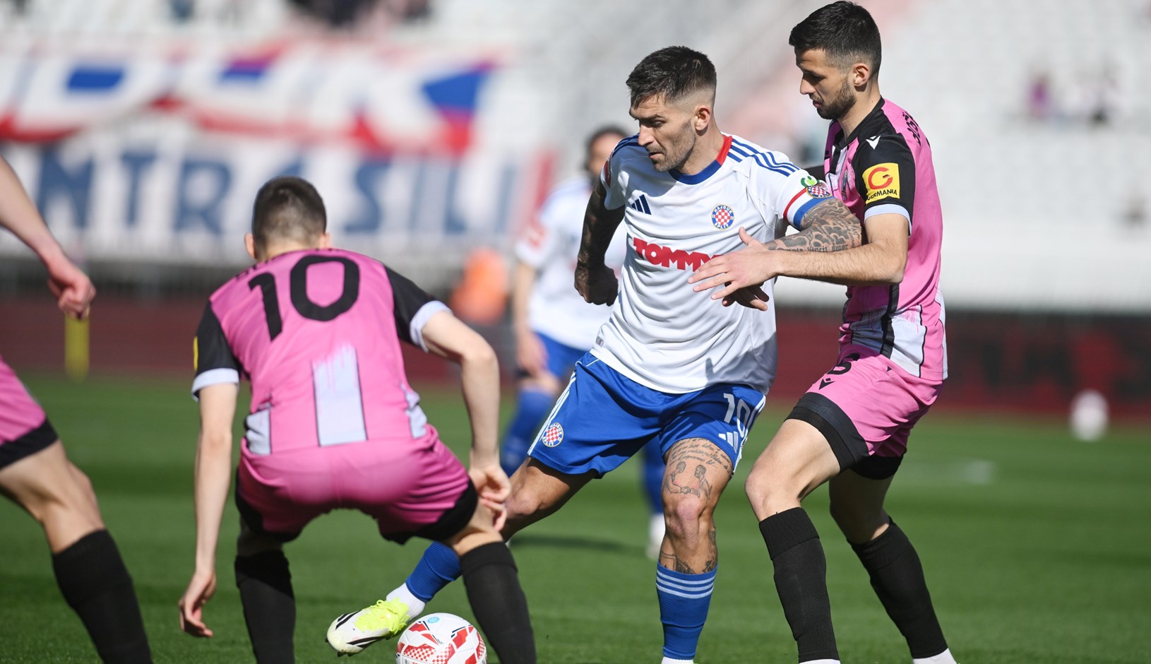 Livajin 100. pogodak, Posavec radio čuda, Lokomotiva ipak bez bodova