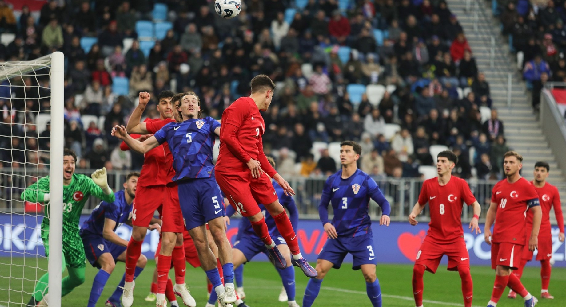 Hrvatska - Turska 3:0: Olićevi izabranici glatko do pobjede, nervoznim gostima čak tri crvena kartona