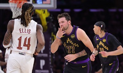 Lakersi slavili u gradskom derbiju, Dončić imao 11 izgubljenih lopti