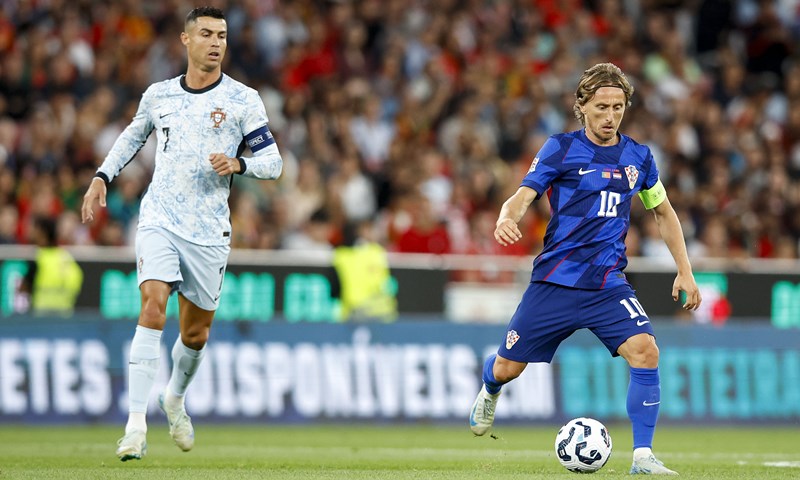 ANKETA: Koga biste radije trenutačno imali u svojoj momčadi, Modrića ili Ronalda?