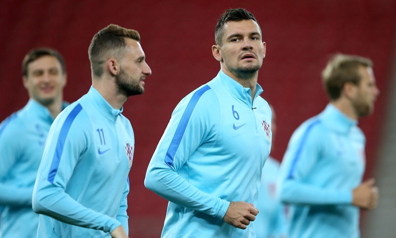 Brozović i Lovren predvode hrvatske igrače koji su bez kluba. Pogledajte kakva postava se može napraviti
