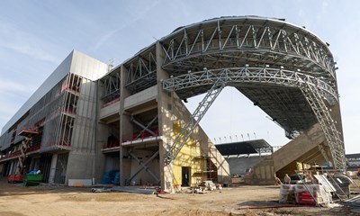 Pogledajte kako napreduju radovi na stadionu u Kranjčevićevoj. Počelo je postavljanje sjedalica